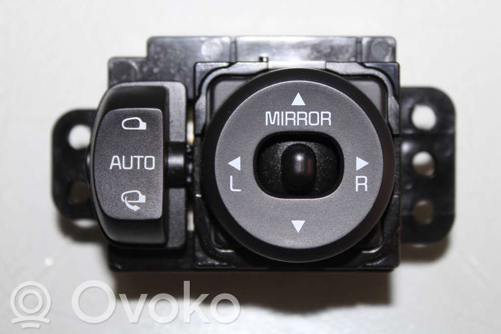 KIA Ceed Wing mirror switch 
