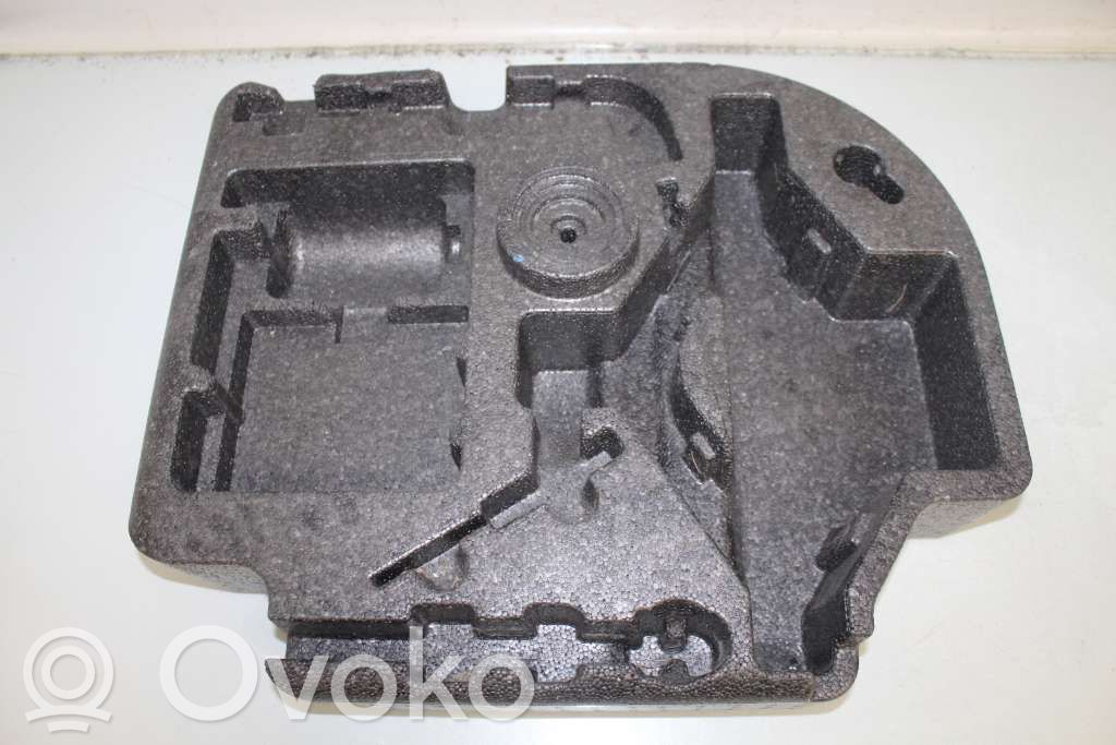 Volvo XC60 Tool box 