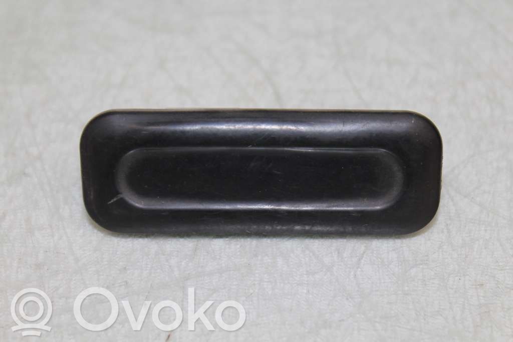 Peugeot 308 Tailgate/boot open switch button 