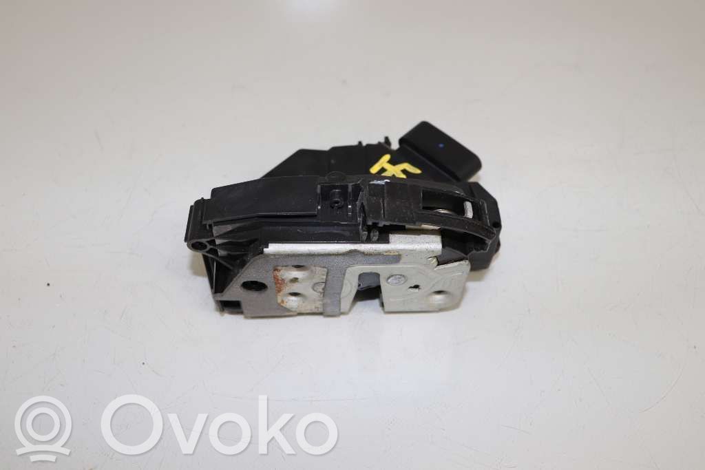 Ford Focus Priekšpusē slēdzene 
