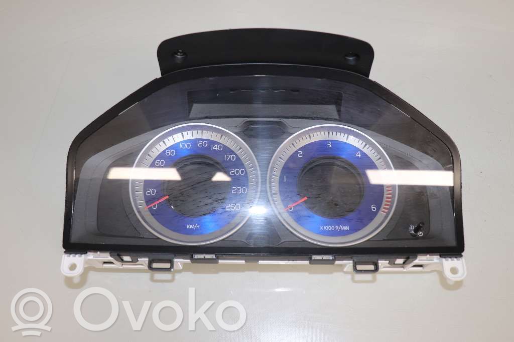 Volvo V70 Licznik / Prędkościomierz 