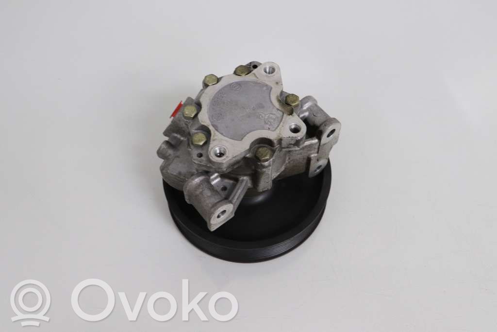 Mercedes-Benz C W203 Power steering pump 