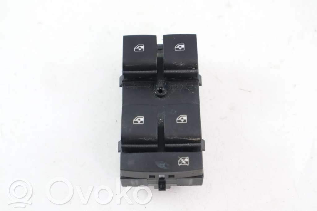 Chevrolet Malibu Electric window control switch 