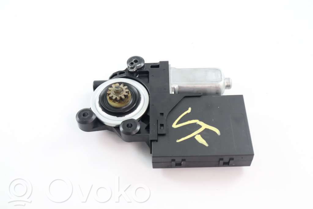Volvo V50 Front door window regulator motor 
