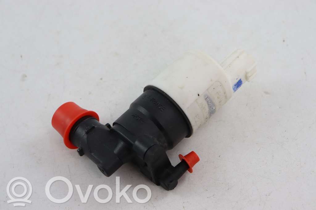 Volvo S60 Windscreen/windshield washer pump 