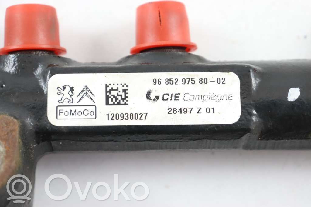 Volvo V60 Listwa wtryskowa 