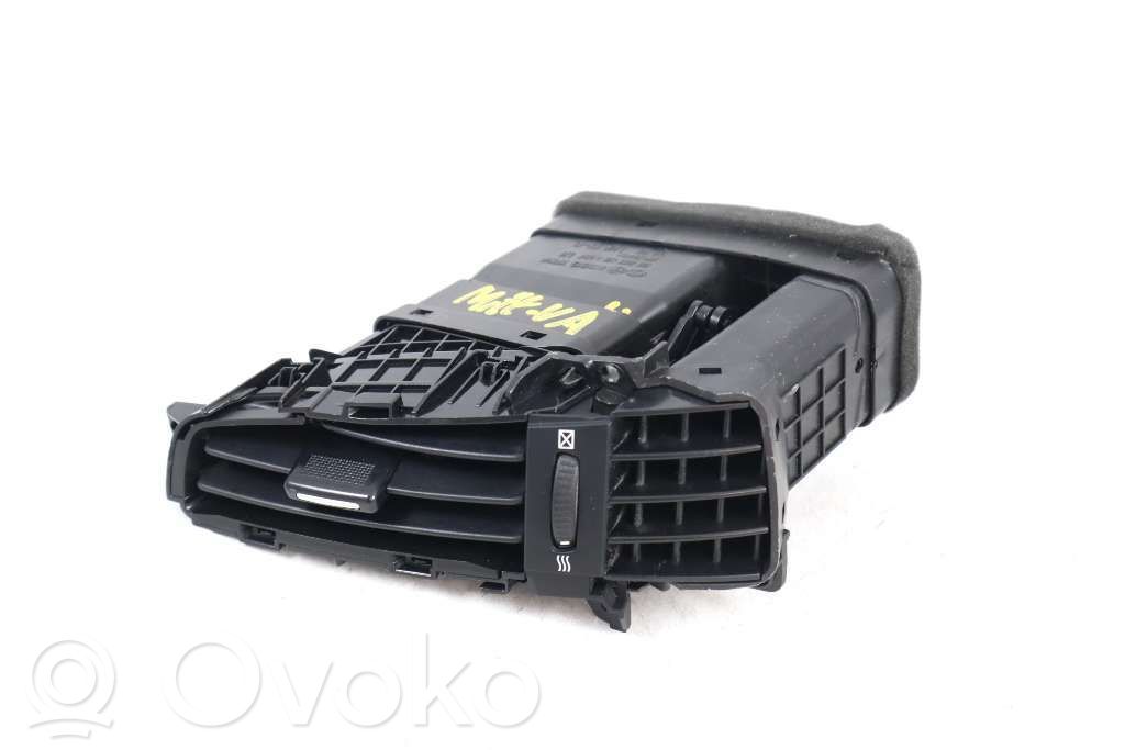 KIA Ceed Rejilla de ventilación central del panel 