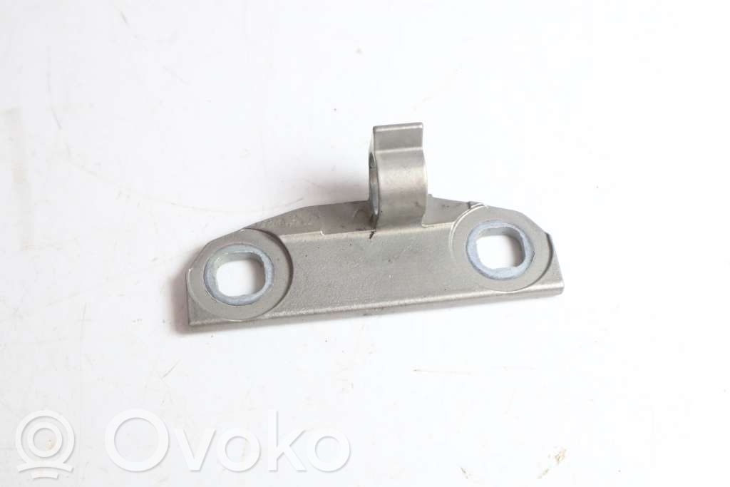 Volvo XC70 Front door lower hinge 
