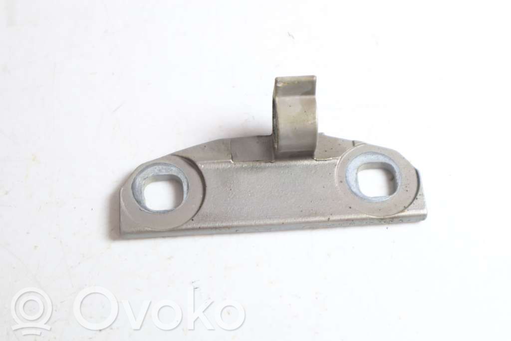 Volvo XC70 Front door lower hinge 