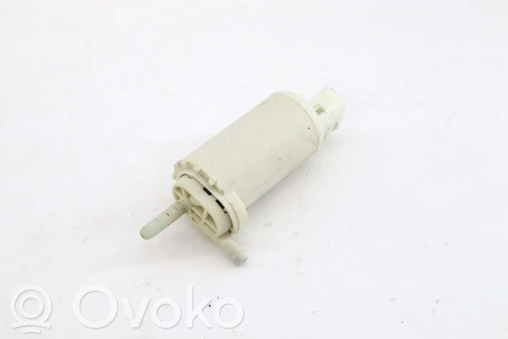 Windscreen/windshield washer pump   1258016
