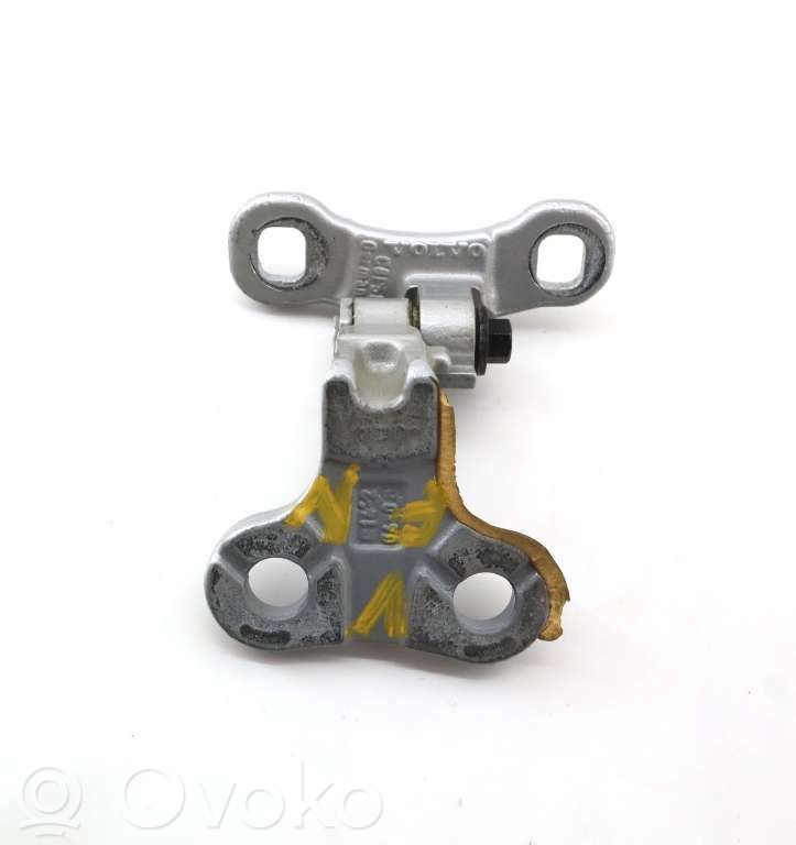 Volvo V50 Front door lower hinge 