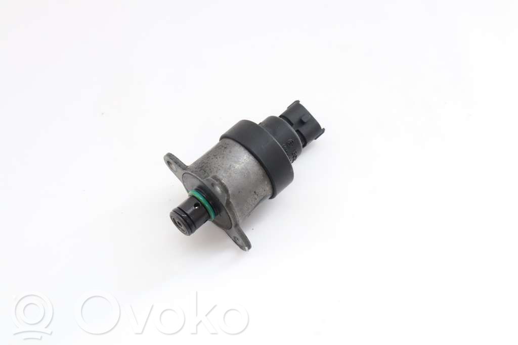 Volvo V70 Fuel pressure regulator 