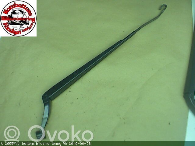 Toyota Corolla E120 E130 Front wiper blade arm 