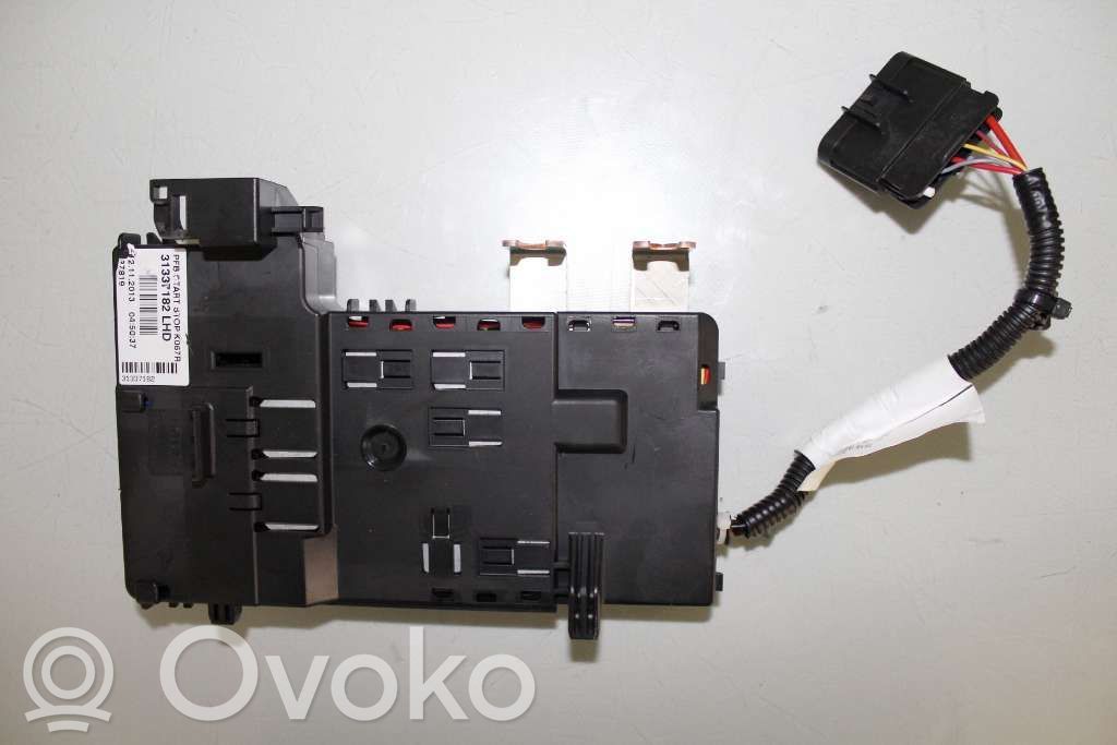Volvo V60 Fuse module 