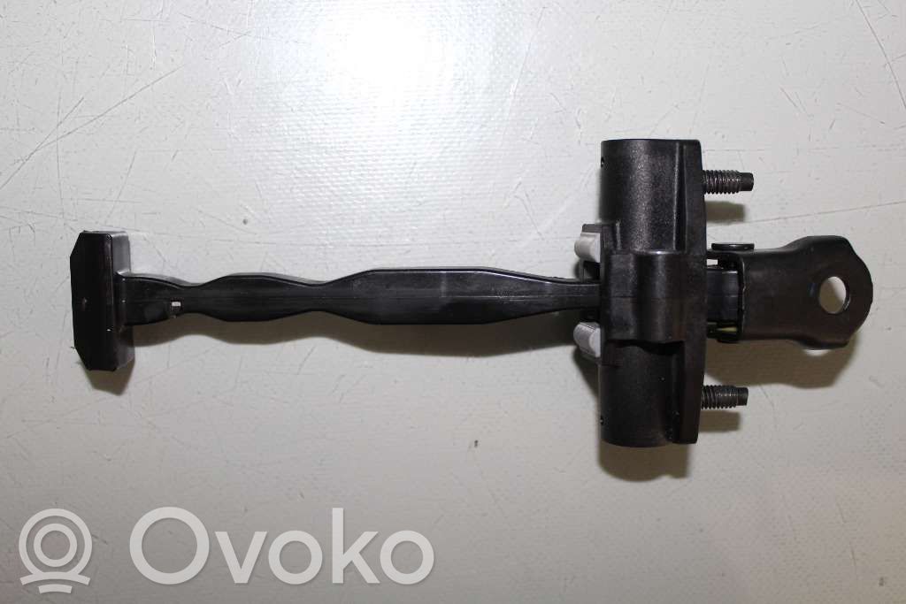 Opel Astra K Takaoven pidätin 