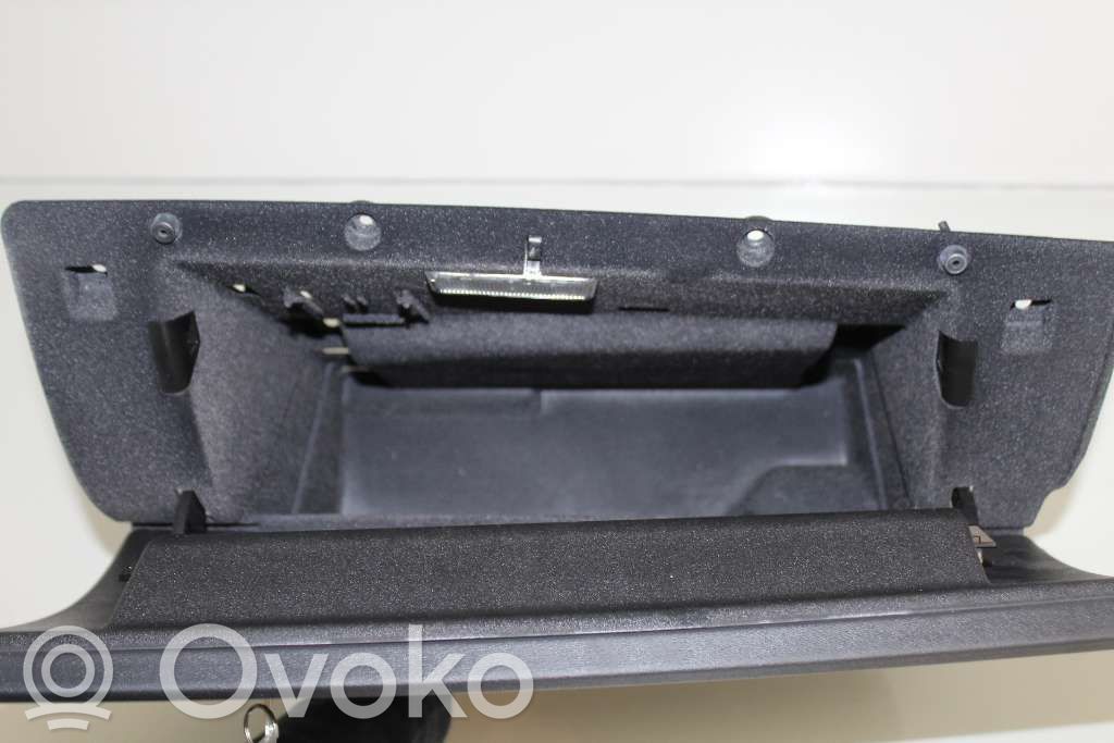 Volvo V70 Juego guantera 