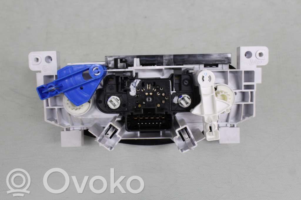 Dacia Duster Climate control unit 