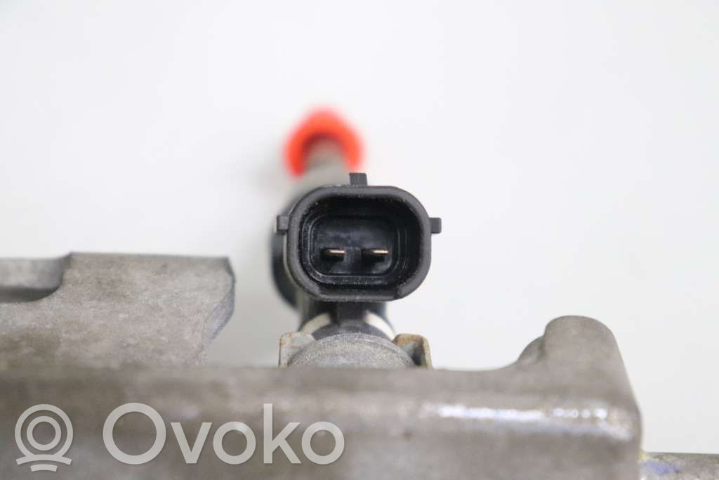 Inyector de combustible   166001HC0A