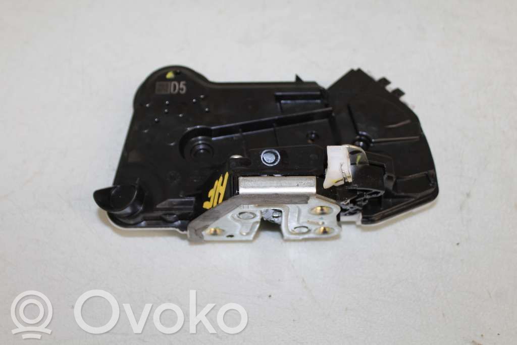 Toyota C-HR I Front door lock 
