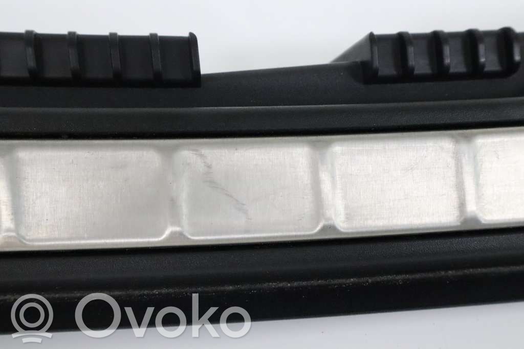 Volvo XC90 Moldura protectora del borde delantero 