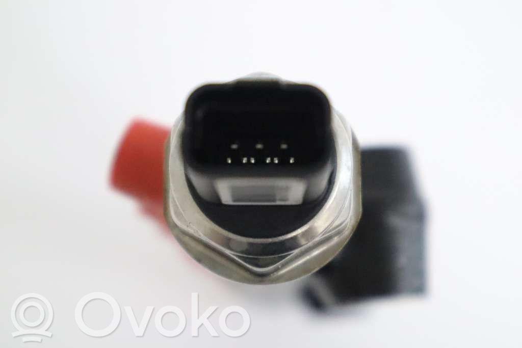 Volvo V40 Listwa wtryskowa 