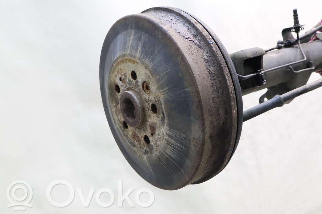 Volkswagen Amarok Belka osi tylnej 