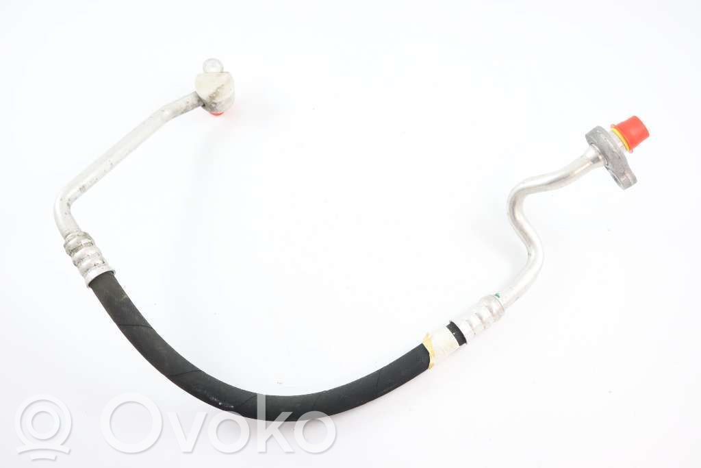 Ilmastointilaitteen putki (A/C)   31455316