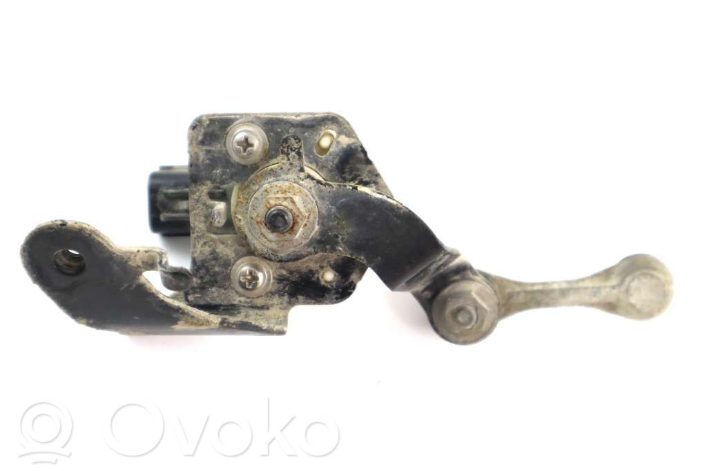 Toyota RAV 4 (XA40) Senzor nivel far 