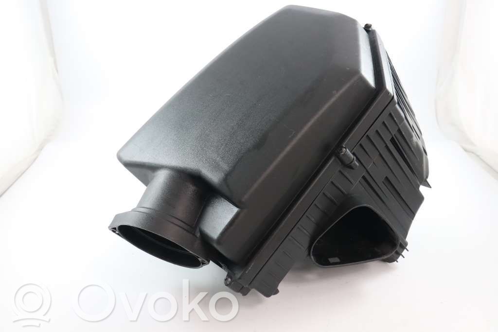 Volvo V70 Air filter box 