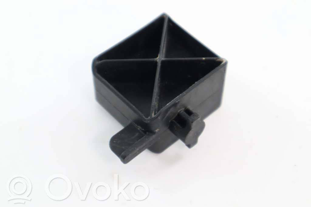Volvo XC60 Radiator support slam panel bracket 