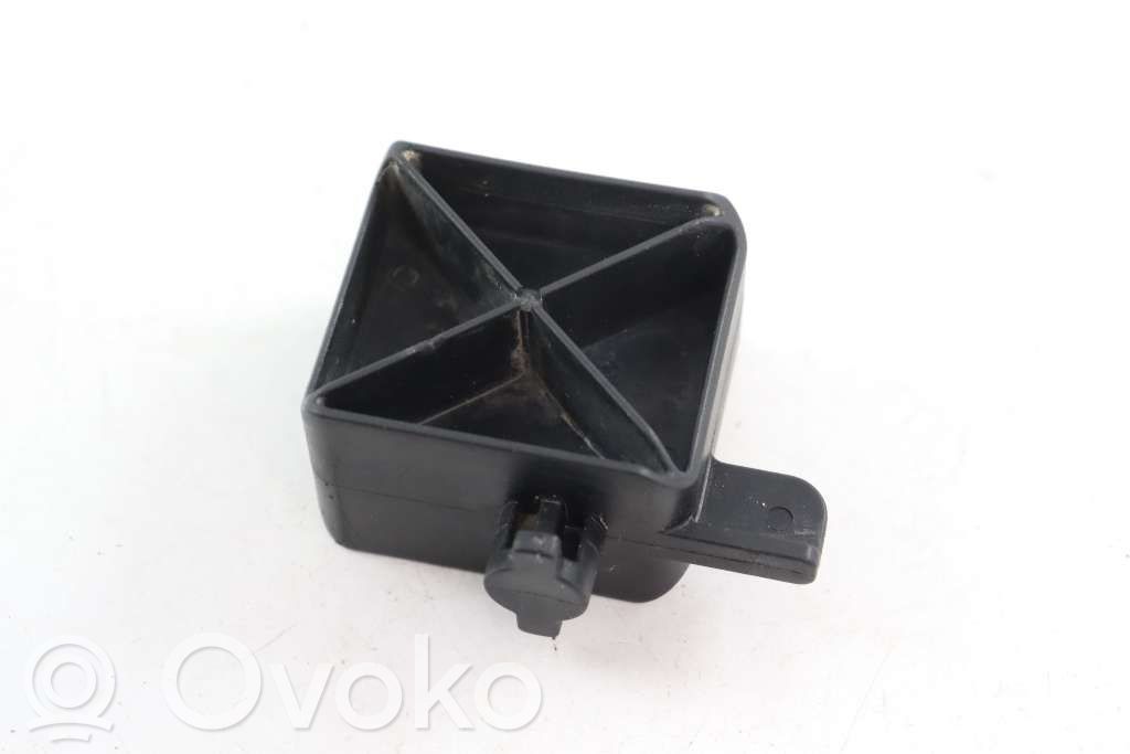 Volvo V60 Radiator support slam panel bracket 
