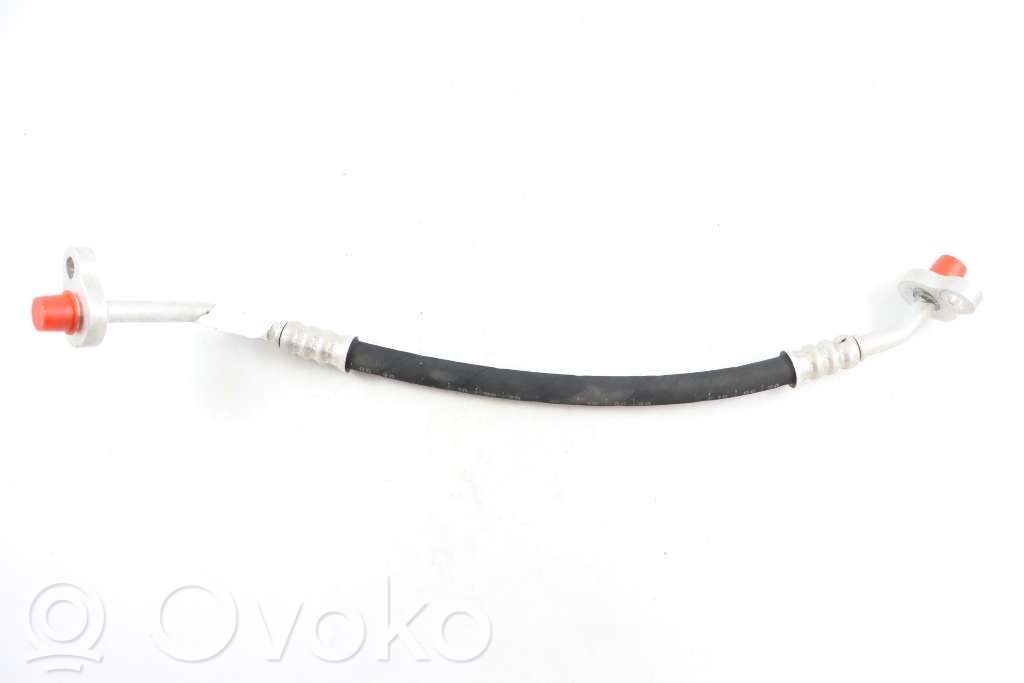 Volvo XC40 Ilmastointilaitteen putki (A/C) 