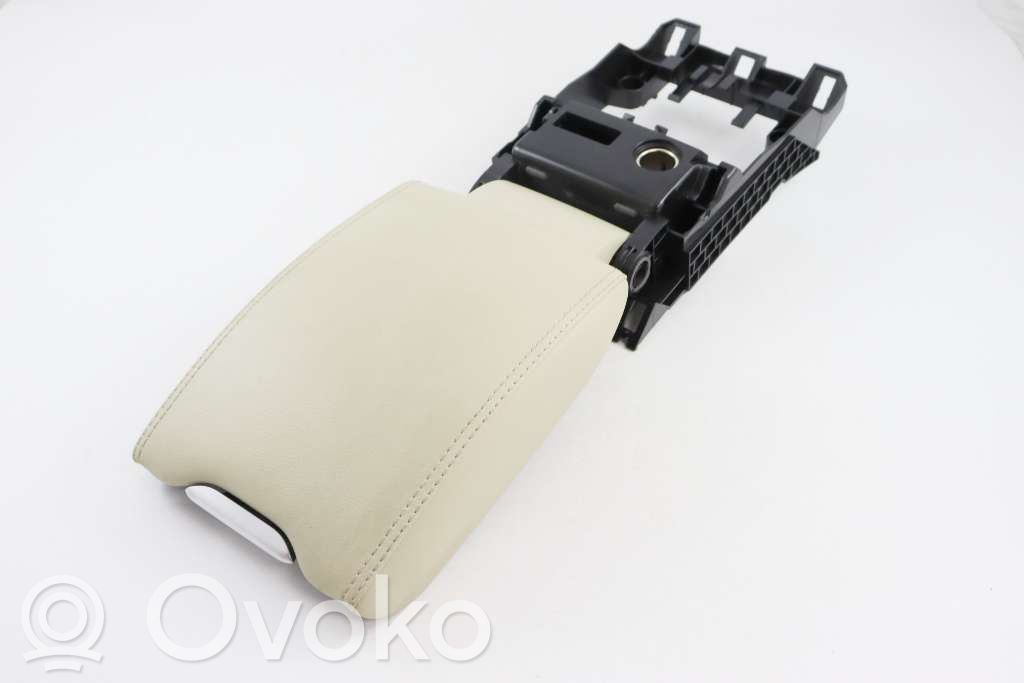 Volvo XC60 Armrest 