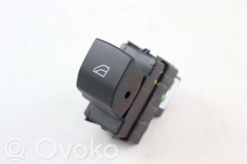 Electric window control switch   31456060,32274180,31456060
