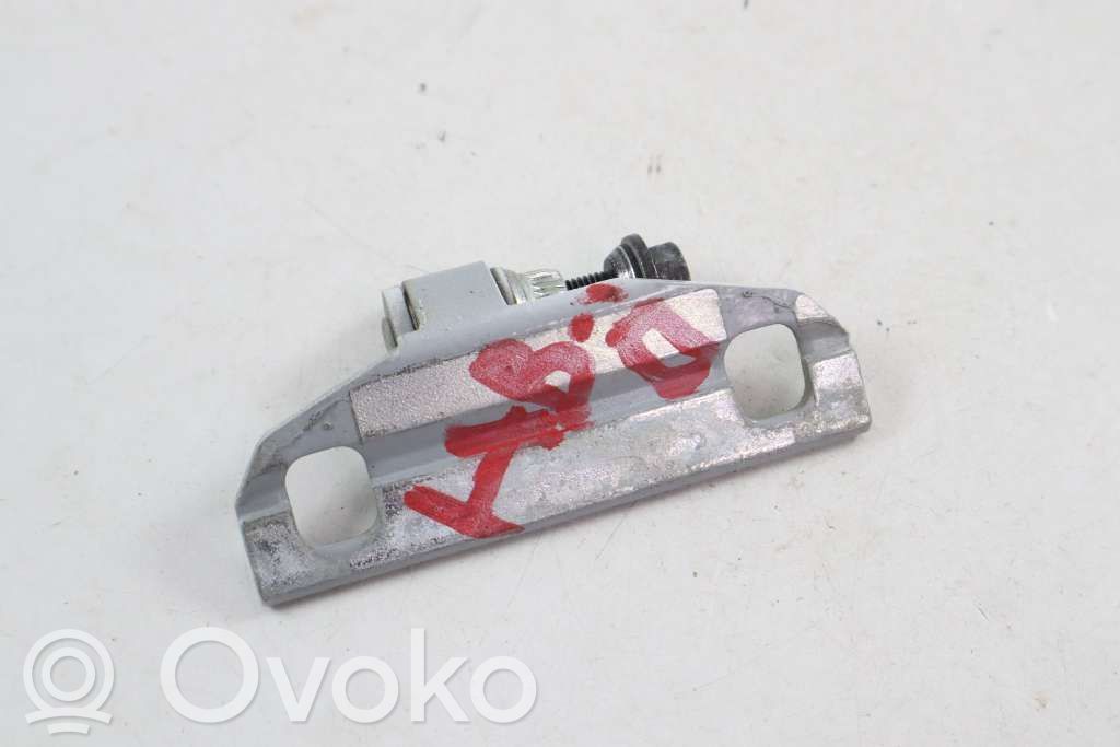Volvo XC70 Front door upper hinge 