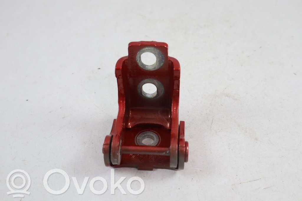 Renault Captur Front door lower hinge 