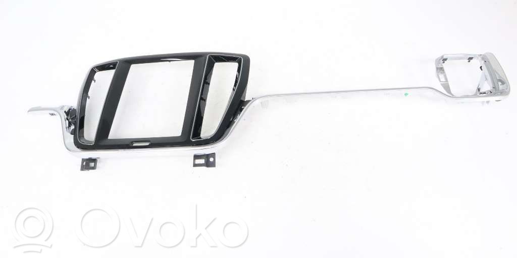 Volvo V60 Radio/GPS head unit trim 