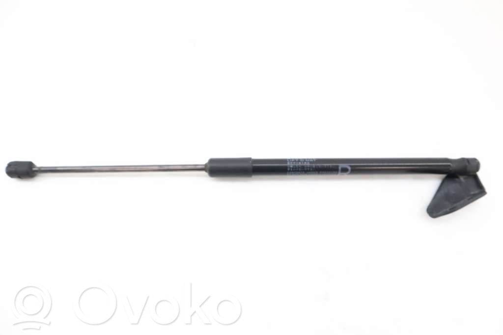 Suzuki SX4 S-Cross Tailgate strut 