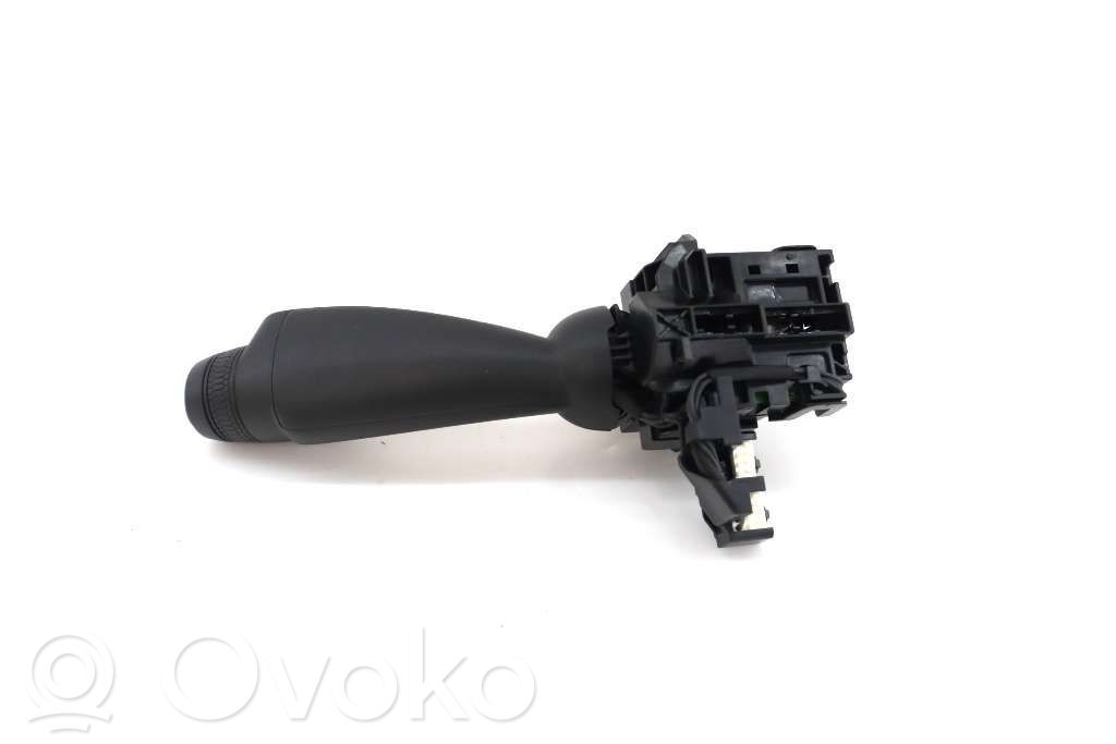 Volvo XC40 Palanca de control del limpiaparabrisas 