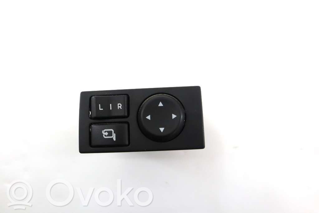 Isuzu D-Max Wing mirror switch 