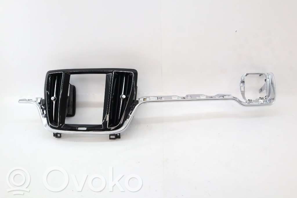 Volvo V60 Radio/GPS head unit trim 
