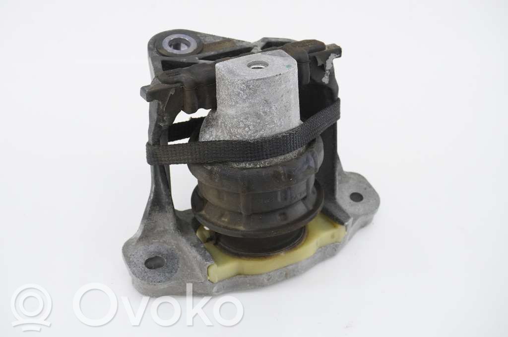 Volvo V60 Engine mount bracket 