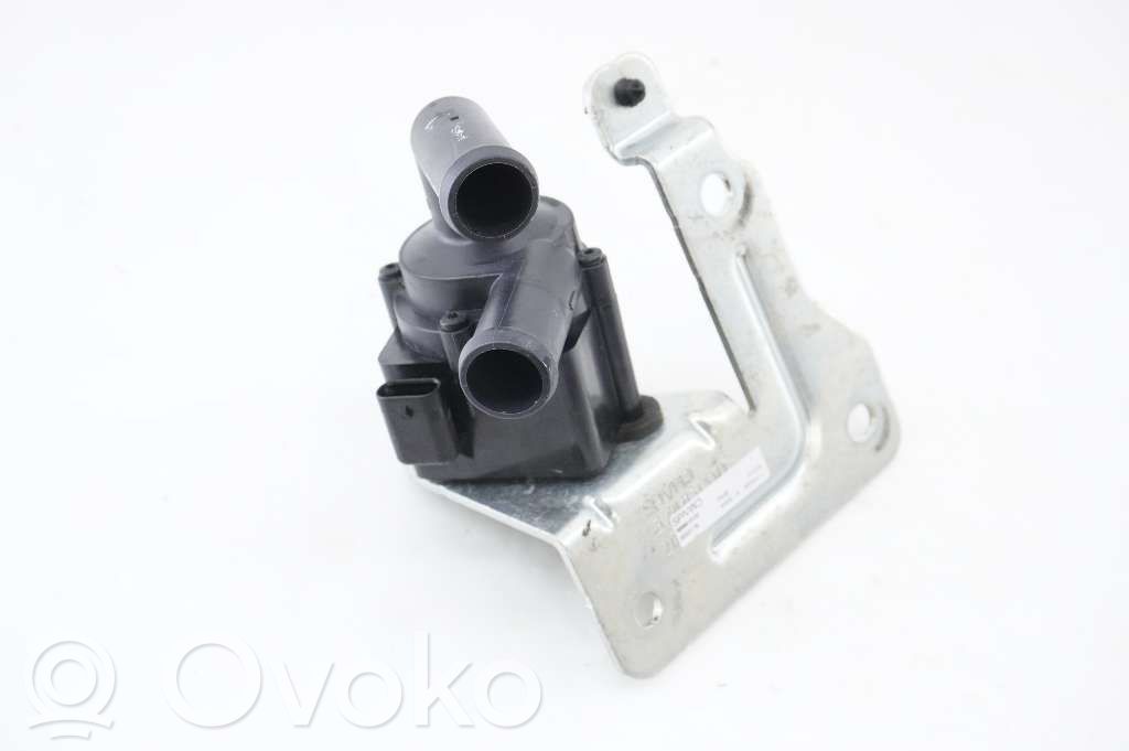 Volvo XC40 Pompe de circulation d'eau 