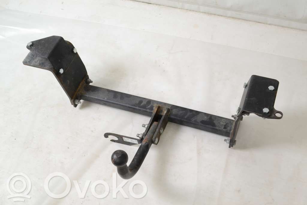 Suzuki Ignis Hak holowniczy / Komplet 