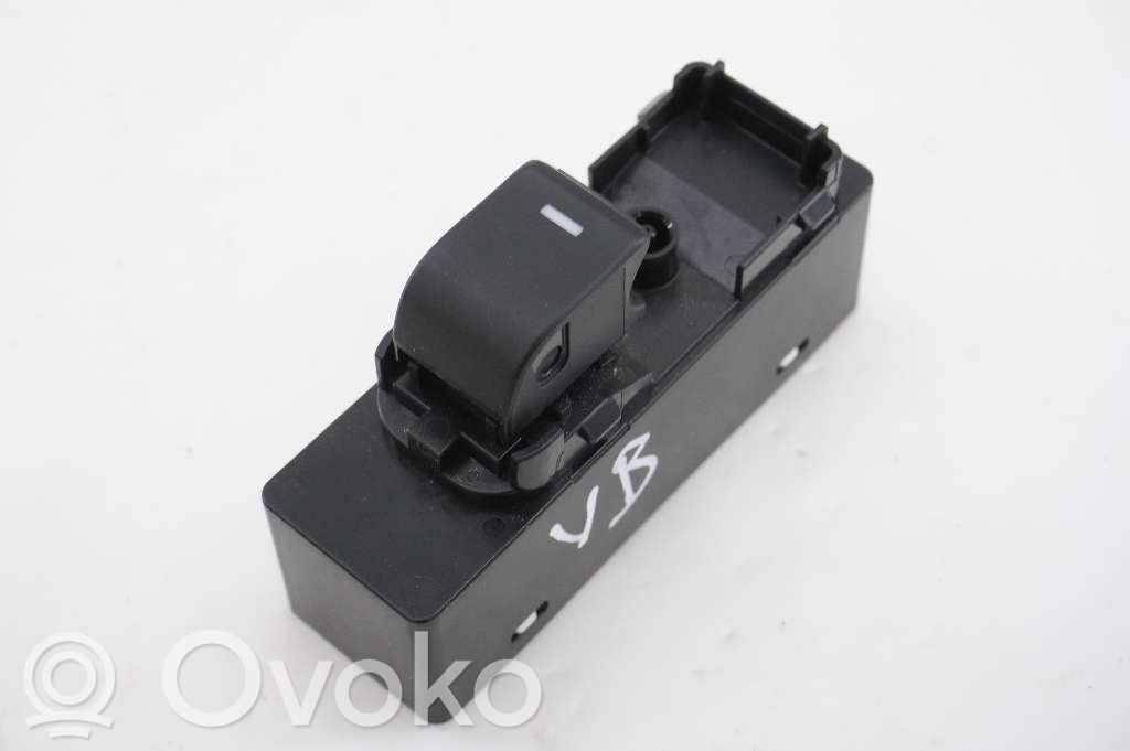 Mazda 3 III Electric window control switch 