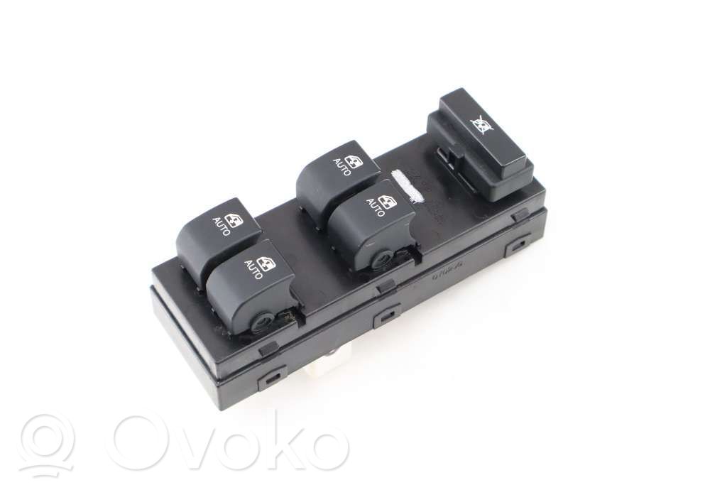 KIA Ceed Interruptor del elevalunas eléctrico 