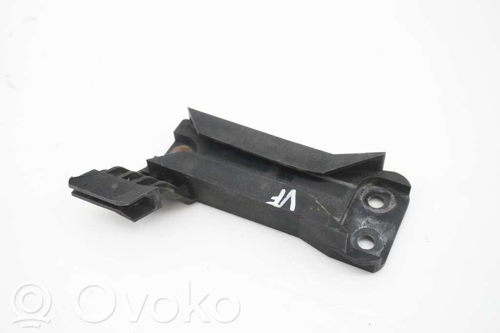 Volvo 740 Front bumper mounting bracket 