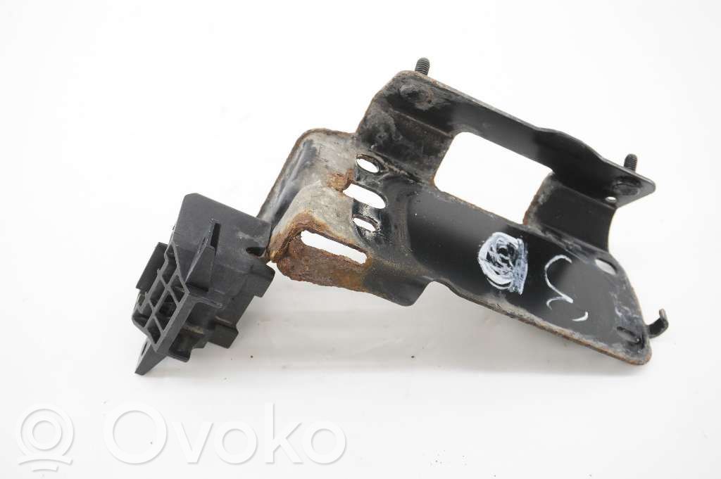 BMW 3 E90 E91 Radiator support slam panel bracket 
