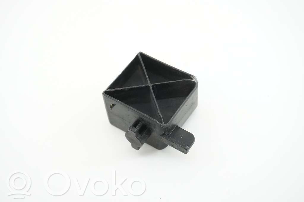 Radiator support slam panel bracket   30723362