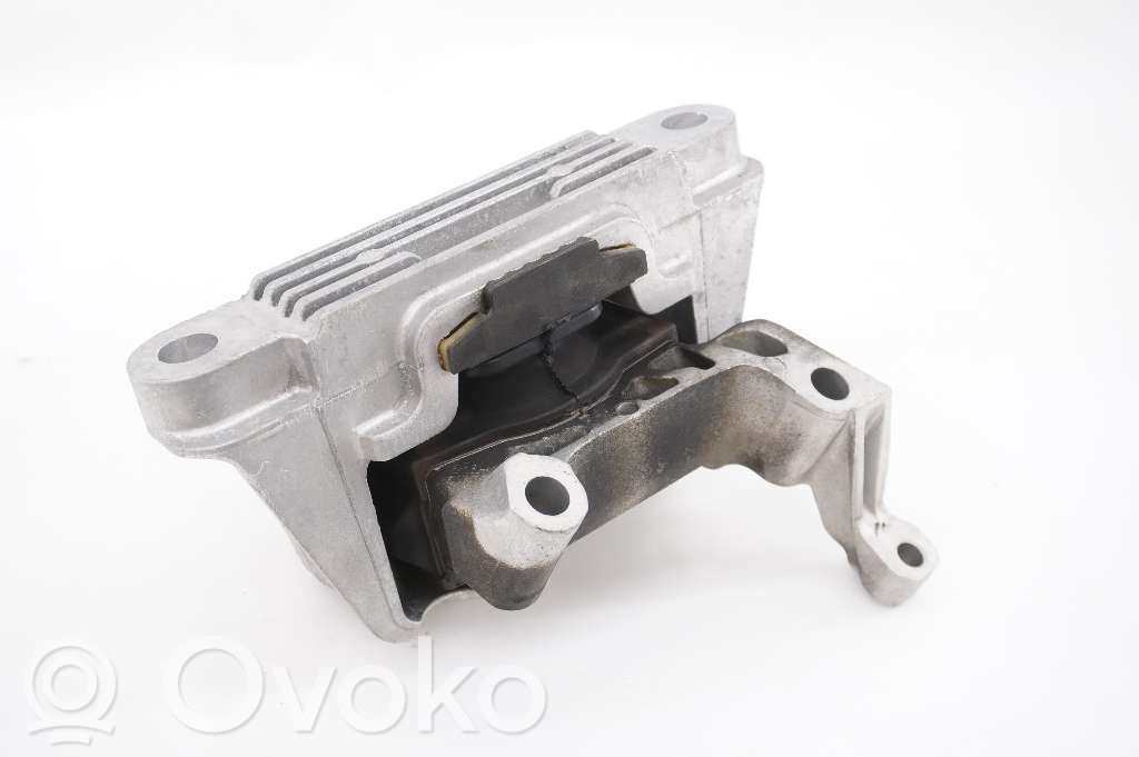 Volvo XC40 Engine mount bracket 